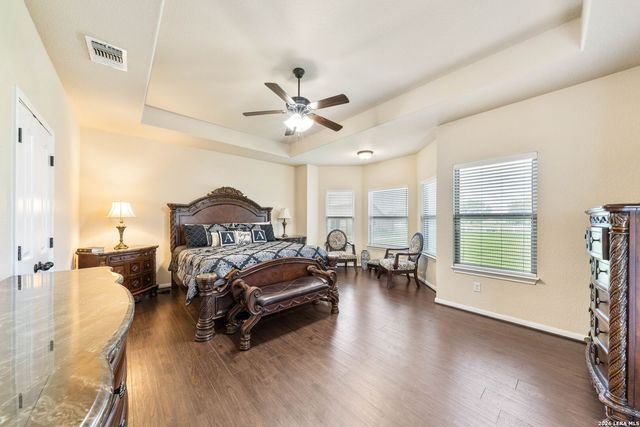 16371 Borregas Rd, Elmendorf, TX 78112