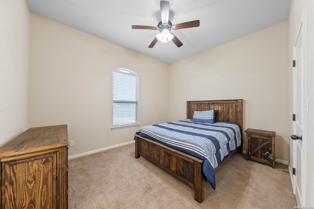 16371 Borregas Rd, Elmendorf, TX 78112