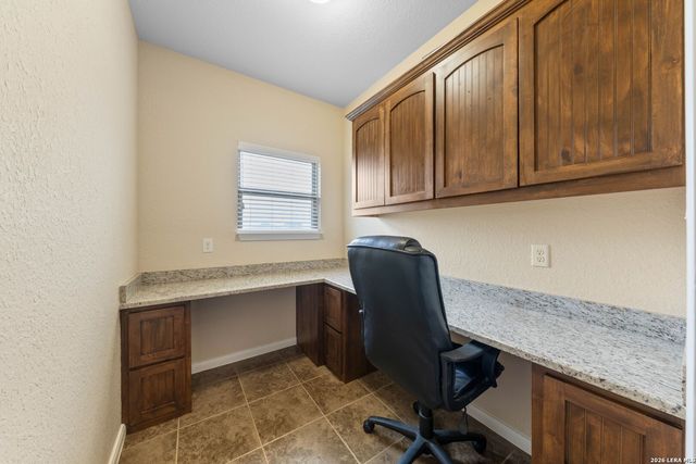 16371 Borregas Rd, Elmendorf, TX 78112