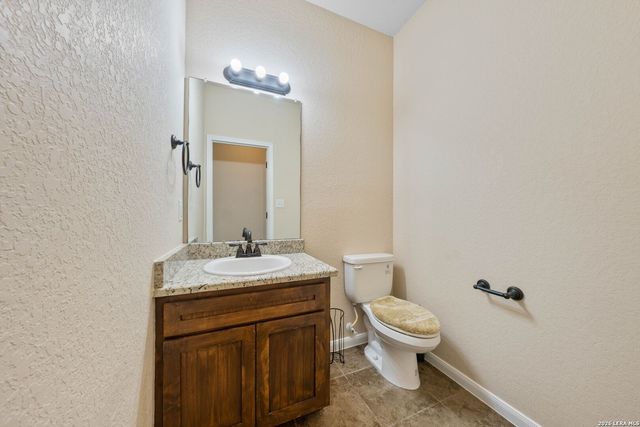 16371 Borregas Rd, Elmendorf, TX 78112