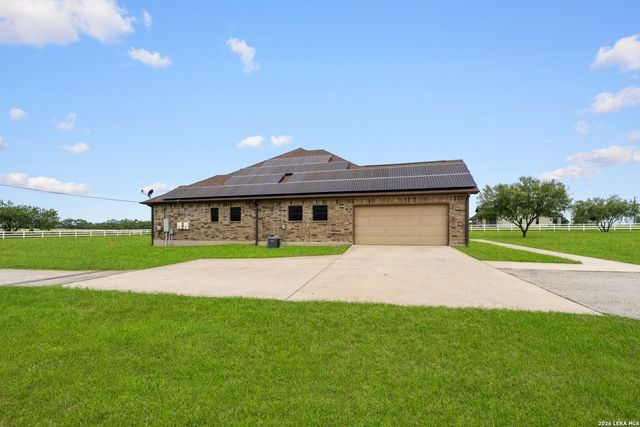 16371 Borregas Rd, Elmendorf, TX 78112