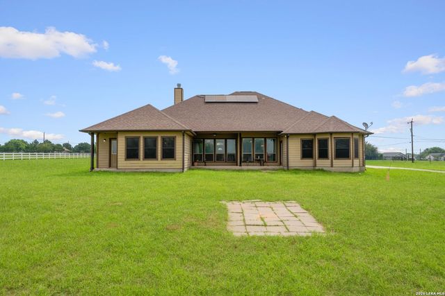 16371 Borregas Rd, Elmendorf, TX 78112