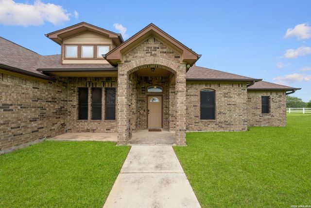 16371 Borregas Rd, Elmendorf, TX 78112