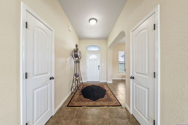16371 Borregas Rd, Elmendorf, TX 78112