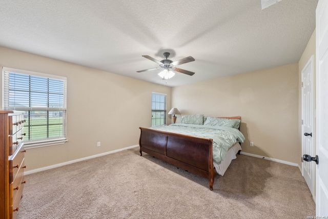 16371 Borregas Rd, Elmendorf, TX 78112