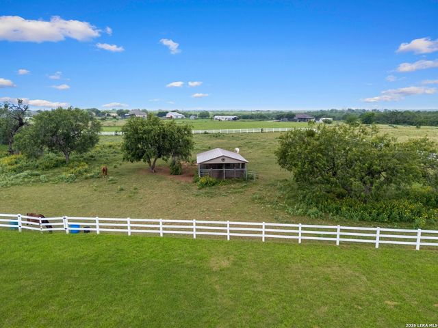 16371 Borregas Rd, Elmendorf, TX 78112