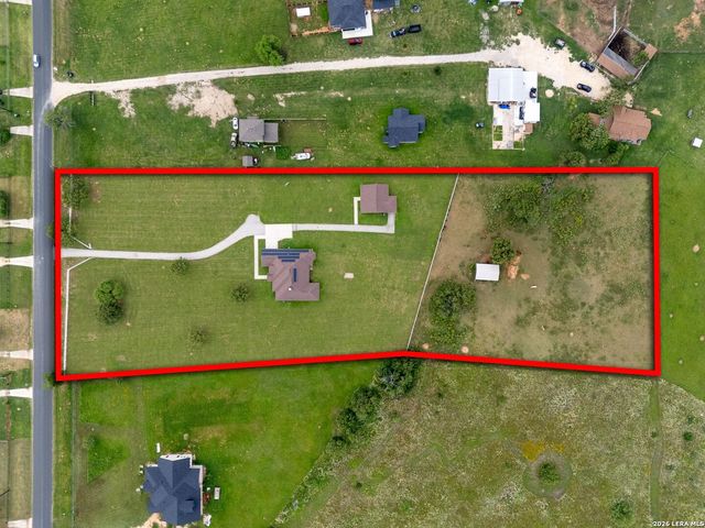 16371 Borregas Rd, Elmendorf, TX 78112