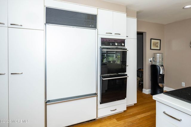 25 Mccue Road, Morganville, NJ 07751