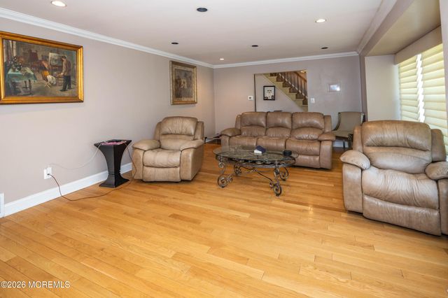 25 Mccue Road, Morganville, NJ 07751