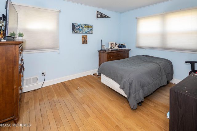 25 Mccue Road, Morganville, NJ 07751
