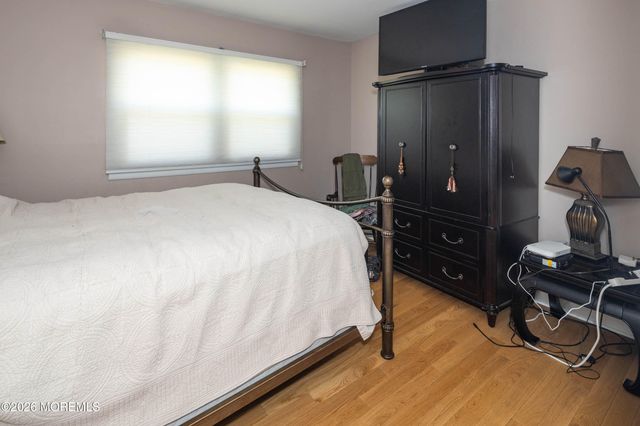 25 Mccue Road, Morganville, NJ 07751