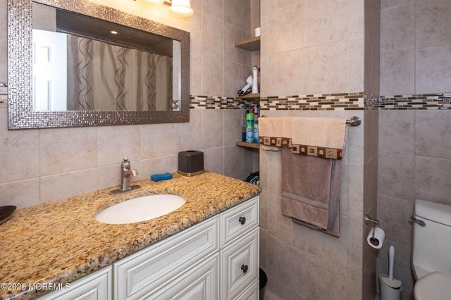 25 Mccue Road, Morganville, NJ 07751