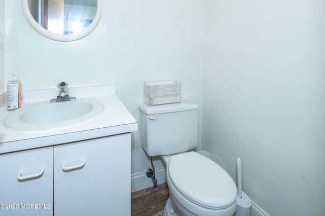 25 Mccue Road, Morganville, NJ 07751