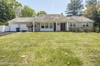 25 Mccue Road, Morganville, NJ 07751