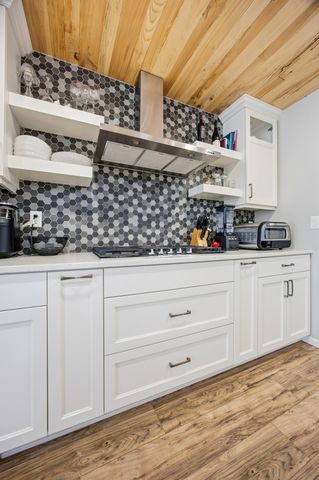 3665 Valley View Drive S, Fargo, ND 58104