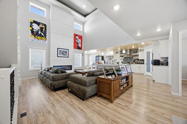 3665 Valley View Drive S, Fargo, ND 58104