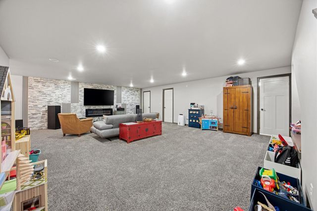 3665 Valley View Drive S, Fargo, ND 58104