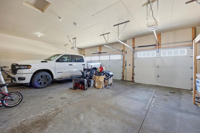 3665 Valley View Drive S, Fargo, ND 58104