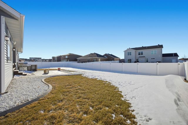 3665 Valley View Drive S, Fargo, ND 58104