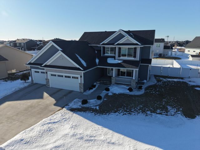 3665 Valley View Drive S, Fargo, ND 58104