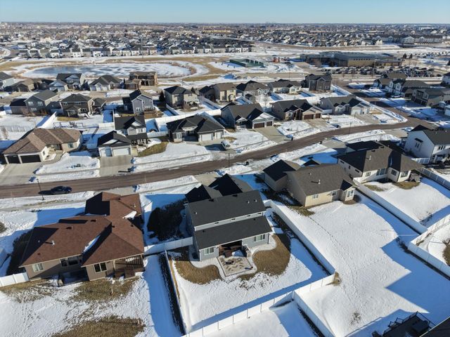 3665 Valley View Drive S, Fargo, ND 58104