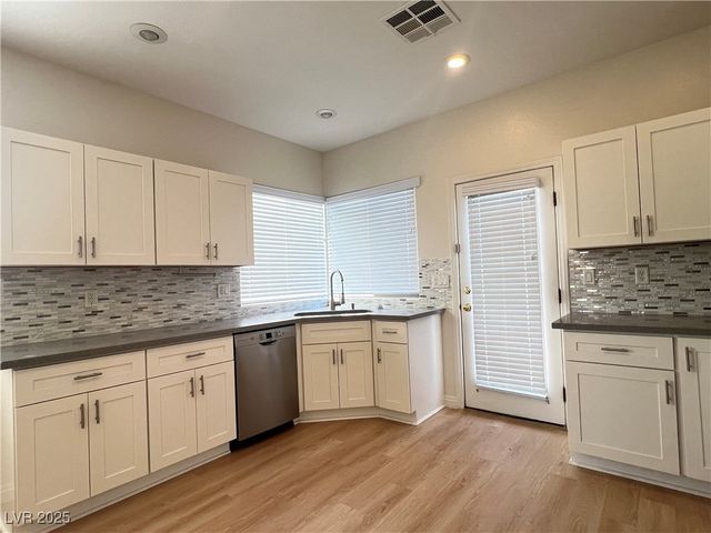10524 Isola Bella Street, Las Vegas, NV 89141