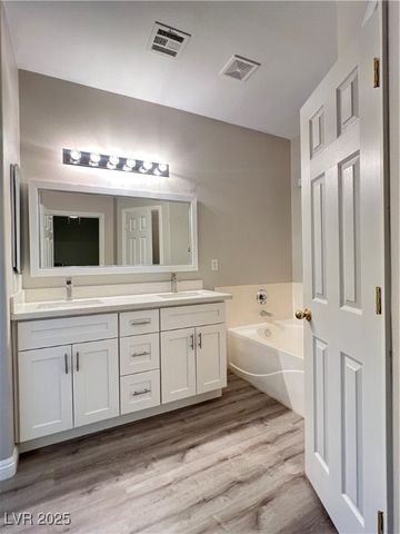 10524 Isola Bella Street, Las Vegas, NV 89141