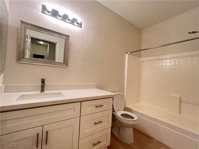 10524 Isola Bella Street, Las Vegas, NV 89141