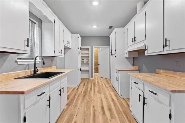 212 Mignionette Avenue, Saraland, AL 36571