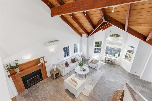 21075 Greenleaf Drive, Cupertino, CA 95014