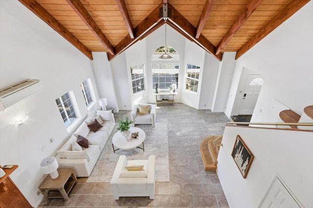 21075 Greenleaf Drive, Cupertino, CA 95014