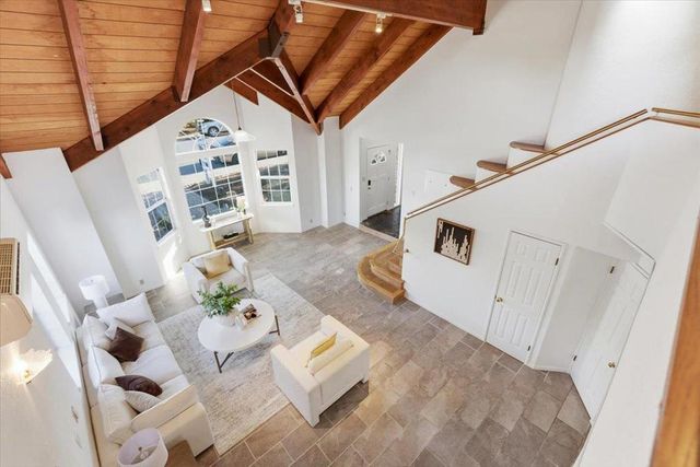 21075 Greenleaf Drive, Cupertino, CA 95014