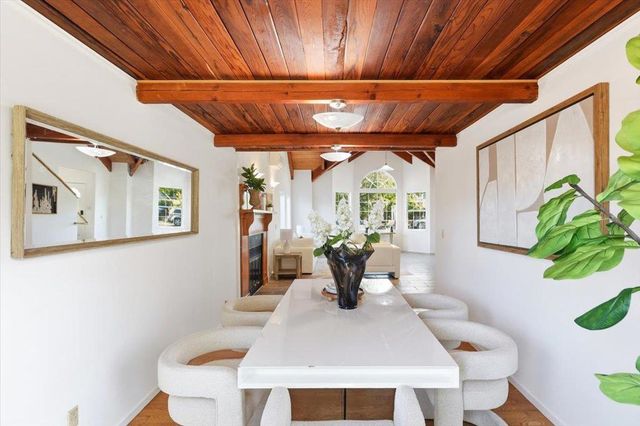 21075 Greenleaf Drive, Cupertino, CA 95014