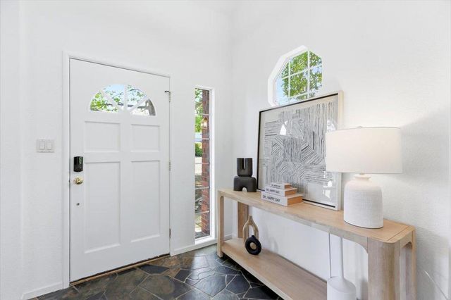 21075 Greenleaf Drive, Cupertino, CA 95014