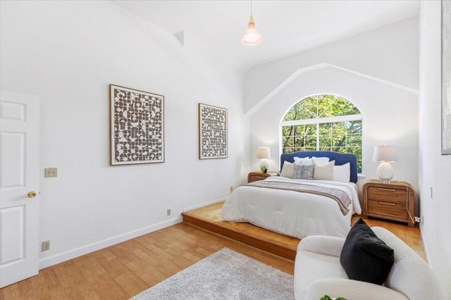 21075 Greenleaf Drive, Cupertino, CA 95014