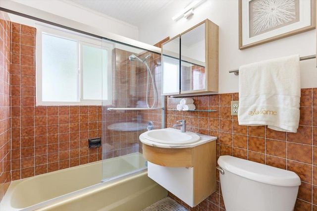 21075 Greenleaf Drive, Cupertino, CA 95014