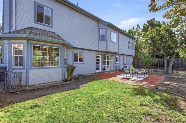 21075 Greenleaf Drive, Cupertino, CA 95014