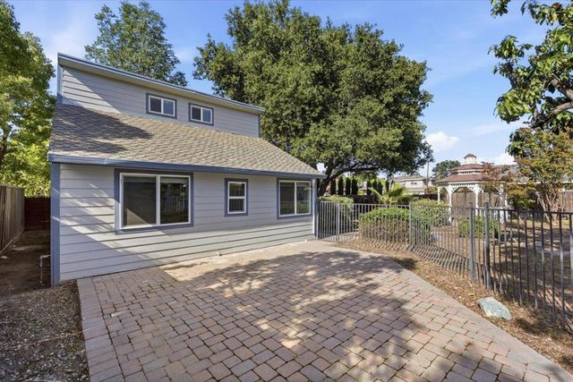 21075 Greenleaf Drive, Cupertino, CA 95014