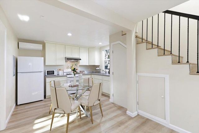 21075 Greenleaf Drive, Cupertino, CA 95014