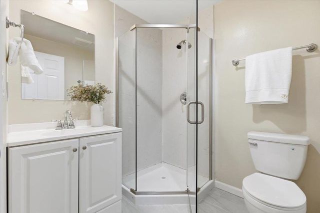 21075 Greenleaf Drive, Cupertino, CA 95014