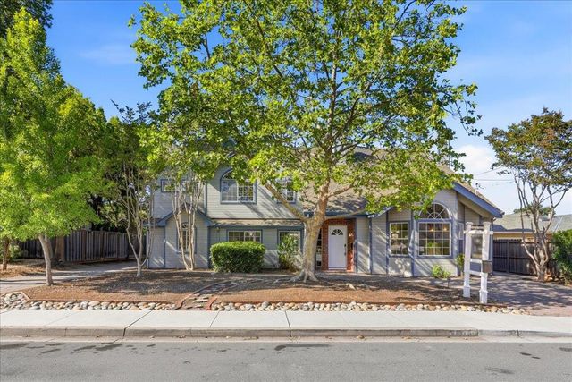 21075 Greenleaf Drive, Cupertino, CA 95014