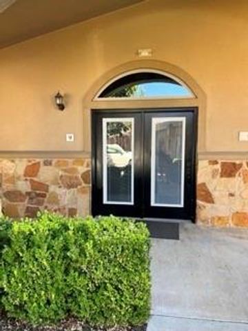2851 Joe Dimaggio 9, Round Rock, TX 78665