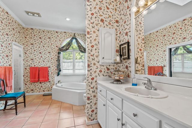 6710 STONEHAM Drive, Amarillo, TX 79109