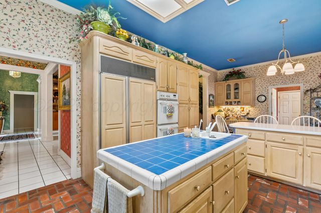 6710 STONEHAM Drive, Amarillo, TX 79109