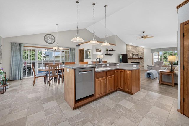2055 St Albert The Great Drive, Sun Prairie, WI 53590