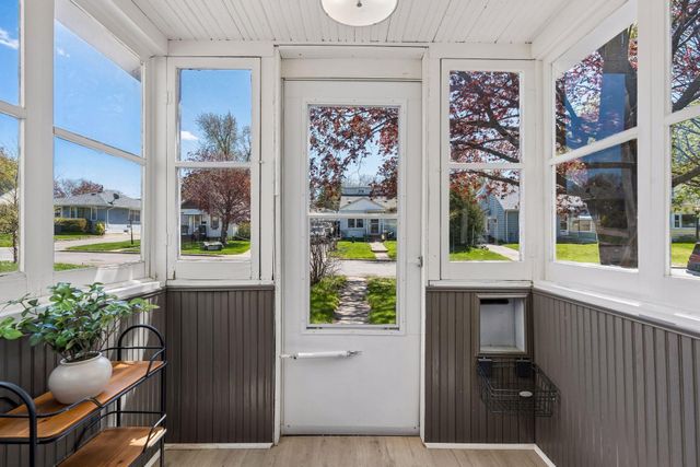 2031 Nortonia Avenue, Saint Paul, MN 55119