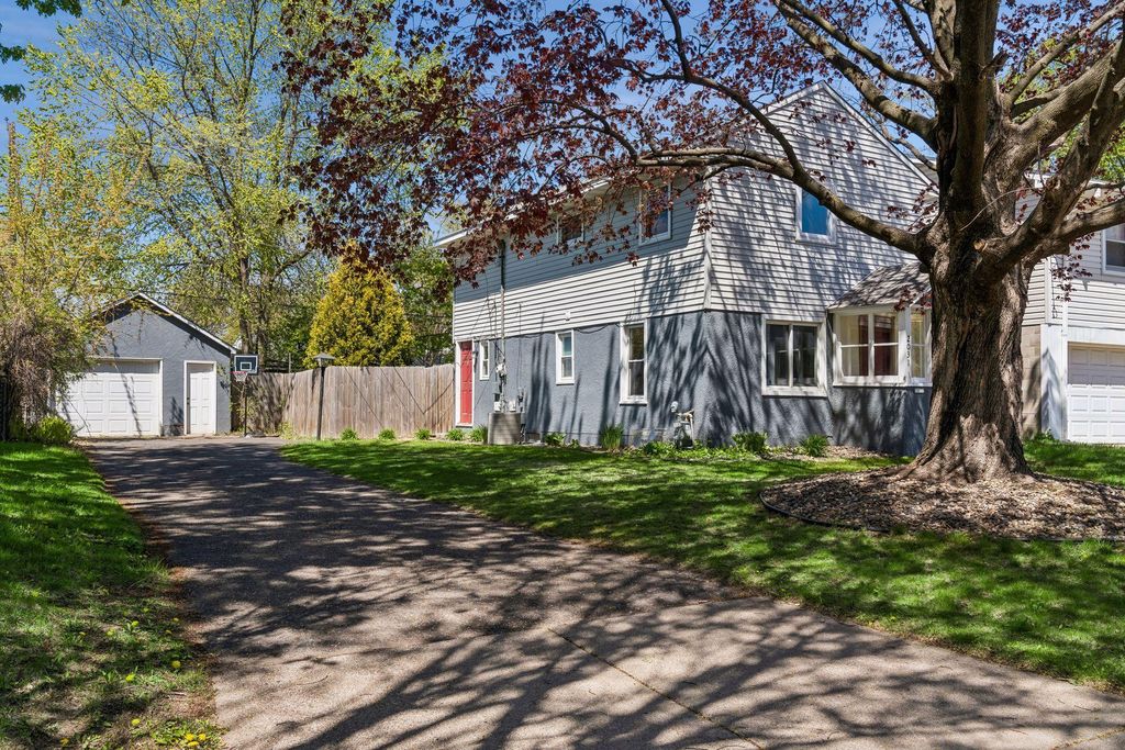 2031 Nortonia Avenue, Saint Paul, MN 55119