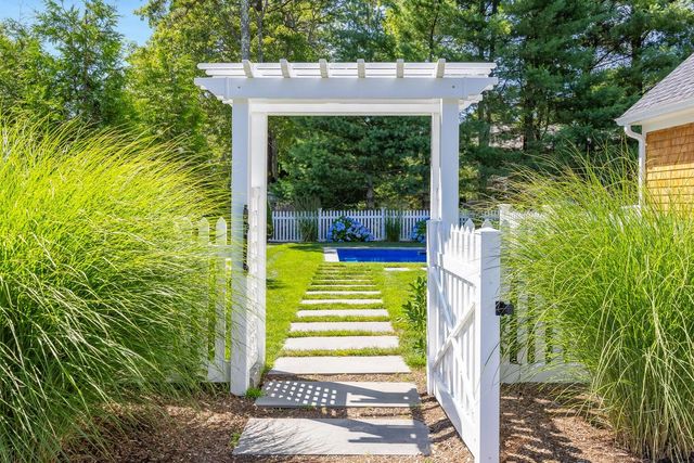 3 Ground Cover Lane, Sandwich, MA 02563