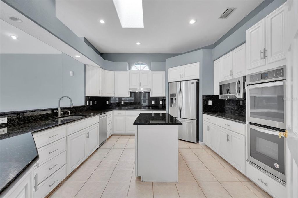 Image 14 of property listing at 330 TERSAS COURT, Lake Mary, FL 32746