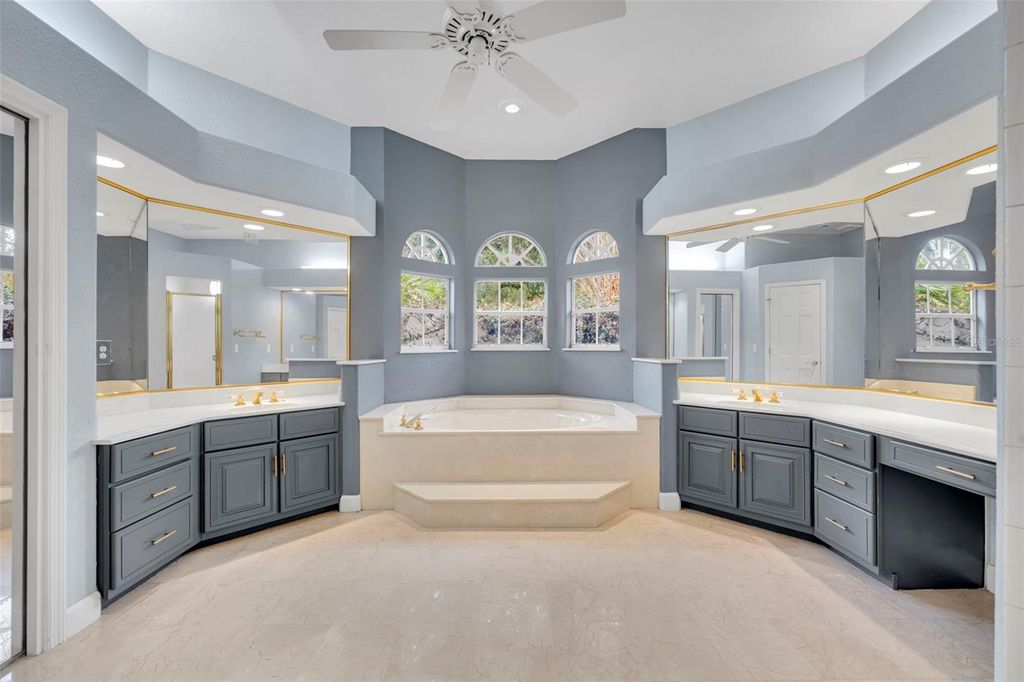 Image 21 of property listing at 330 TERSAS COURT, Lake Mary, FL 32746